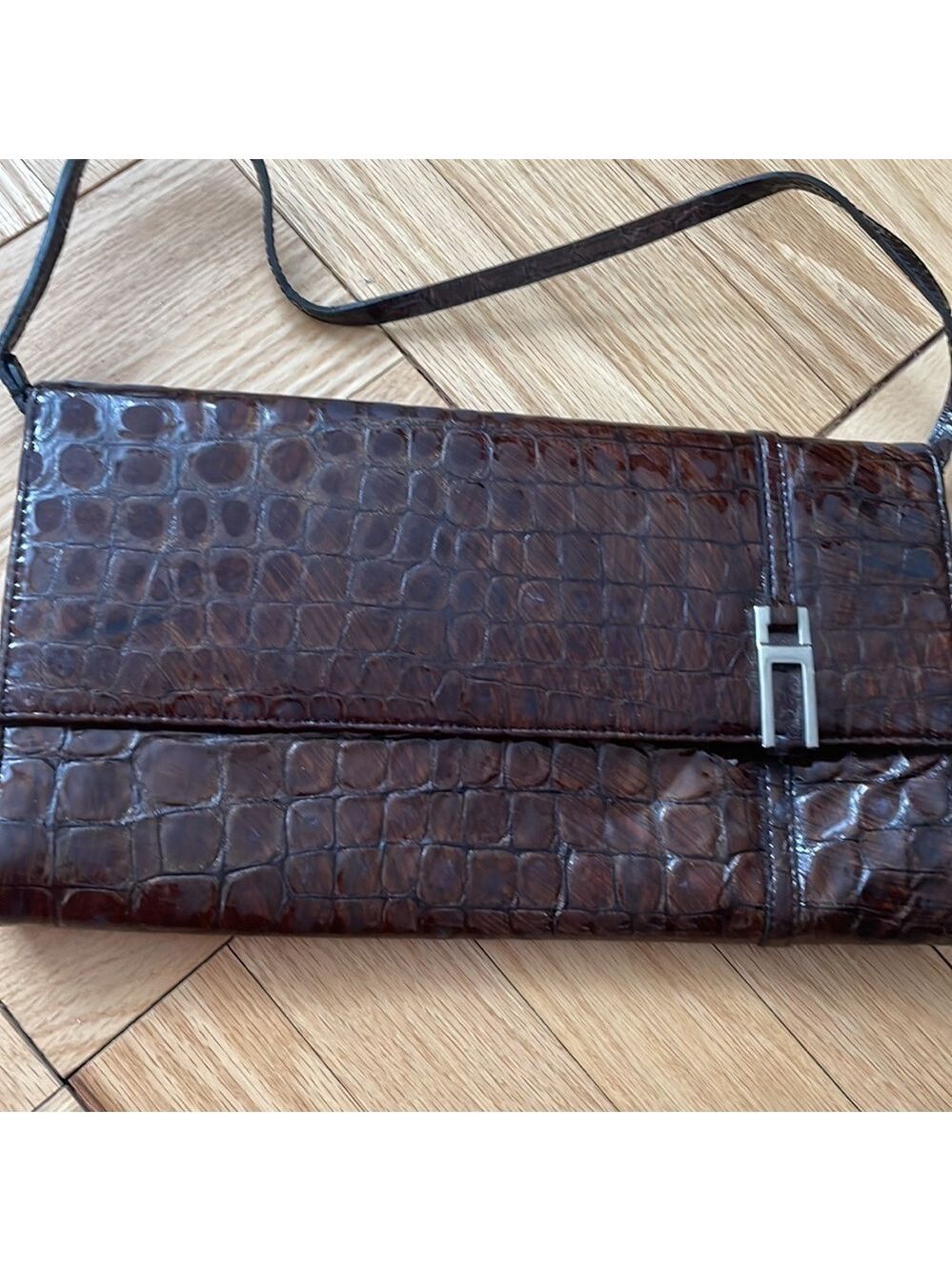 𝅺BCBG faux croc clutch